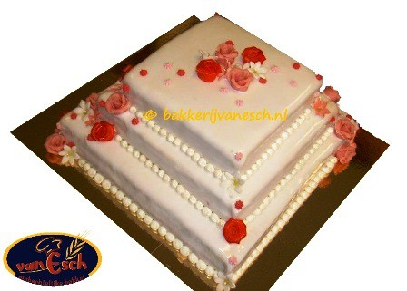 3 laags stapel bruidstaart vierkant wit/rose/rood